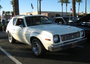 Foto de carro antigo AMC Gremlin ano 1977 cor branco frente