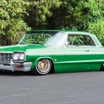 Carro tunado Impala verde antigo