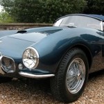 Foto do carro antigo Aston Martin DB 24 Bertone