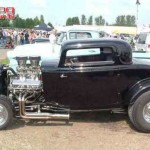 Carro Hot Rod preto antigo