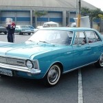 Foto do carro antigo Chevrolet Opala cor azul