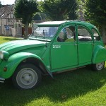 Foto do carro antigo Citroen modelo 2CV Bamboo