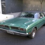 Foto do carro antigo Dodge Charger cor verde