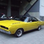 Foto do carro antigo Dodge Charger RT ano 1974 lateral