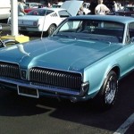 Foto do carro antigo Ford Mercury cougar cor azul claro