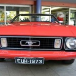 Foto do carro antigo Ford Mustang ano 1973 cor vermelho