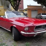 Foto do carro antigo Ford Mustang conversivel ano 1968 frente