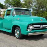 Foto do carro antigo Ford picape F100 cor verde