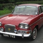 Foto do carro antigo Humber Sceptre cor vermelho