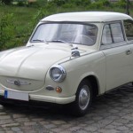 Foto do carro antigo IFA Trabant cor branco