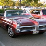 Foto do carro antigo Pontiac Catalina cor vermelho