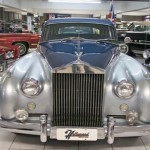 Foto do carro antigo Rolls-Royce Silver Cloud frente