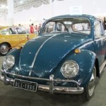 Foto do carro antigo Volkswagen Fusca ano 1965 cor azul