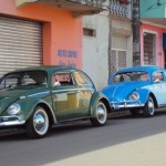 Foto do carro antigo Volkswagen Fuscas verde azul